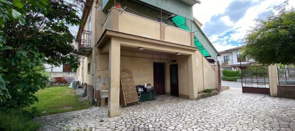 4 bedrooms House in Pratola Peligna, Italy No. 328840 3