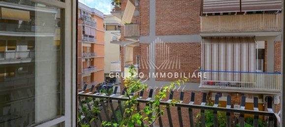 2 bedrooms Apartment in Rome, Italy No. 323069 24