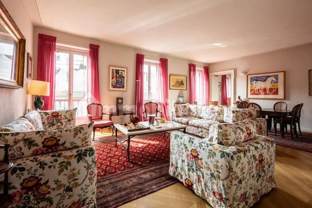 3 bedrooms Apartment in Turin, Italy No. 302146