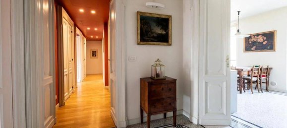 3 bedrooms Apartment in Turin, Italy No. 302146 3