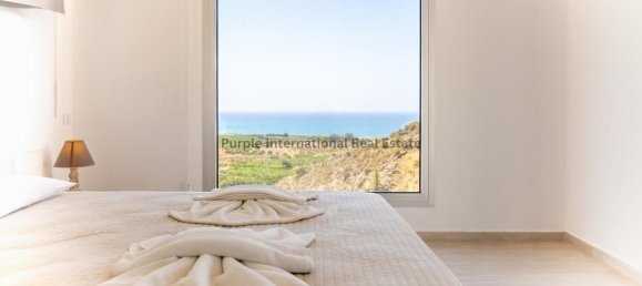 3 bedrooms Villa in Kissonerga, Cyprus No. 946 6