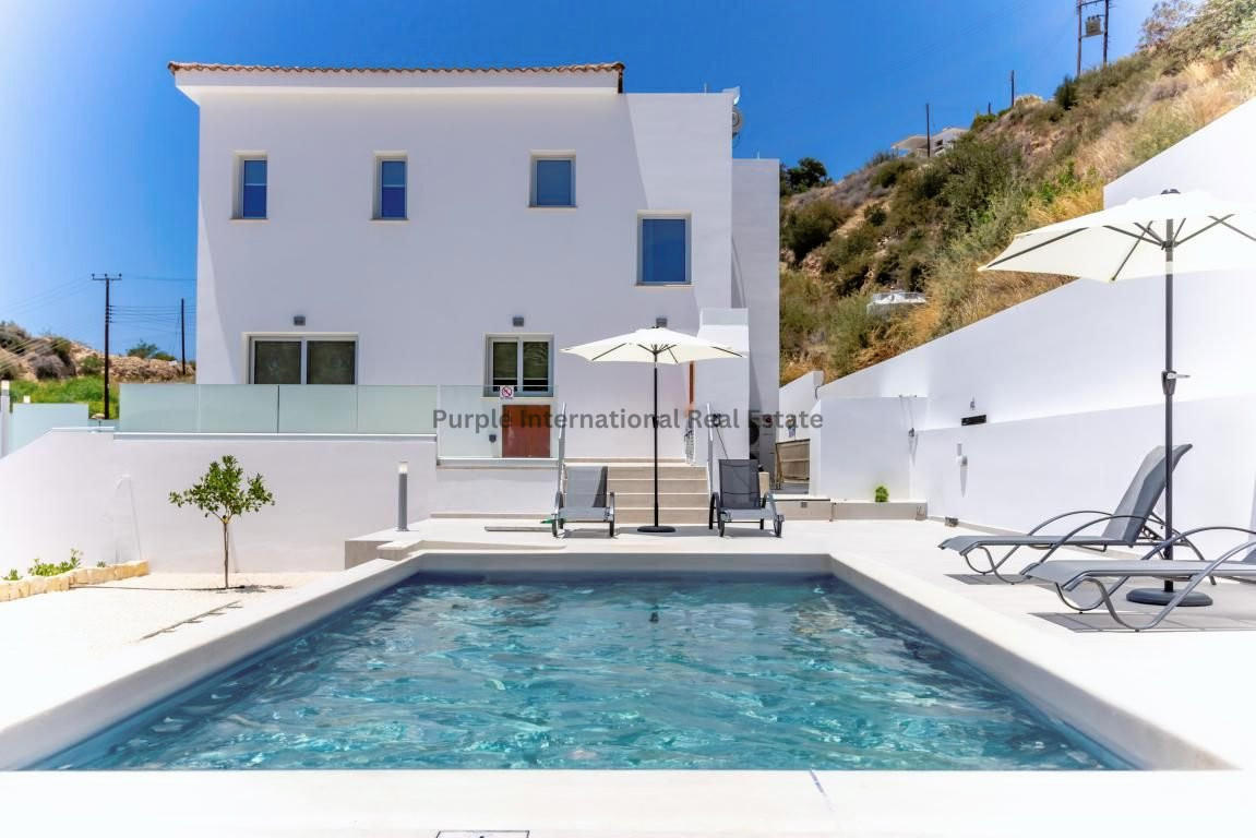 3 bedrooms Villa in Kissonerga, Cyprus No. 946