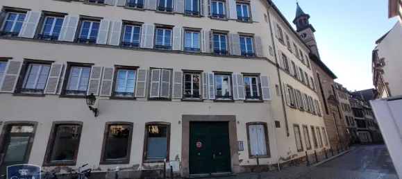 2 rooms Apartment in Strasbourg, France No. 151990 3
