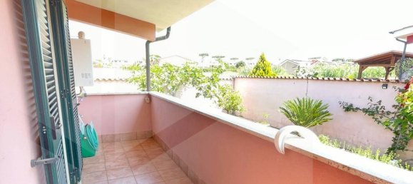 Casa de 5 habitaciónes en Ardea, Italy No. 20816 11