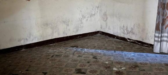 Здание с 3 комнатами в Багерия, Италия № 151293 3