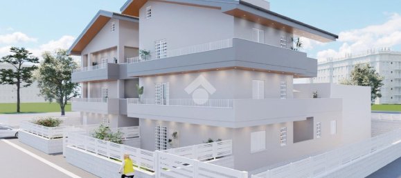 Apartamento de 3 habitaciónes en Ciampino, Italy No. 14813 2