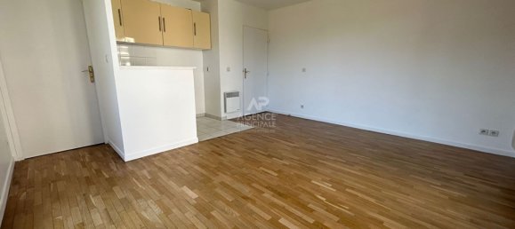 Estudio en Carrieres-sous-Poissy, France No. 143521 3