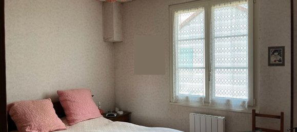 3 chambres Maison à Saint-Amand-Montrond, France No. 76274 13