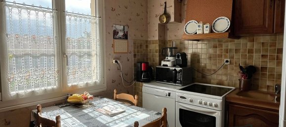 3 chambres Maison à Saint-Amand-Montrond, France No. 76274 3