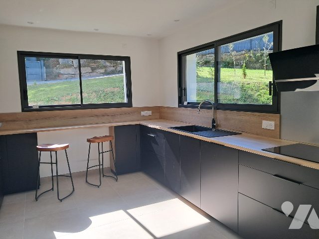 4 bedrooms House in Elven, France No. 343208