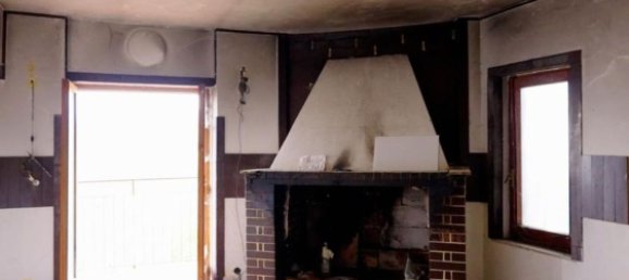 2-salle Appartement à Toffia, Italy No. 121360 15