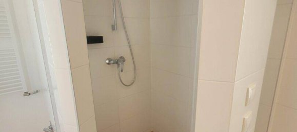 Квартира с 3 комнатами в Альзергрунд, Австрия № 243762 6