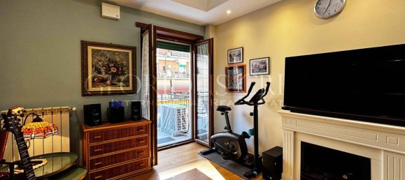 3 bedrooms Apartment in Rome, Italy No. 14243 3