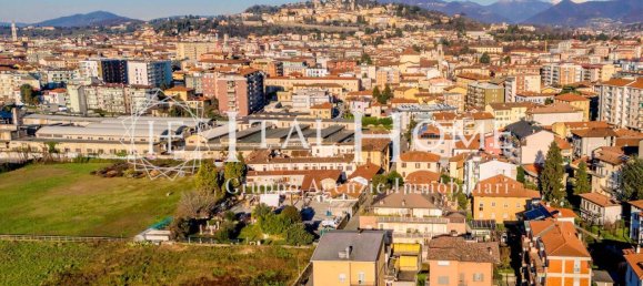 2غرفة شقة في Bergamo, Italy رقم 220781 2