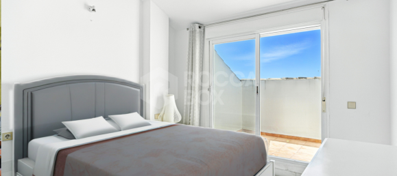 3 bedrooms Penthouse in Marbella, Spain No. 175943 4