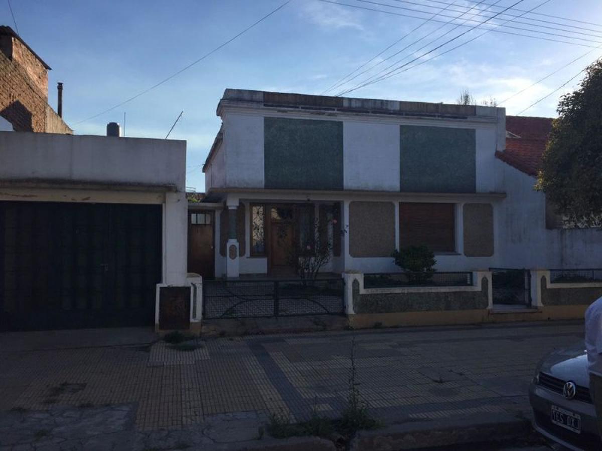 3 bedrooms House in Buenos Aires, Argentina No. 81757