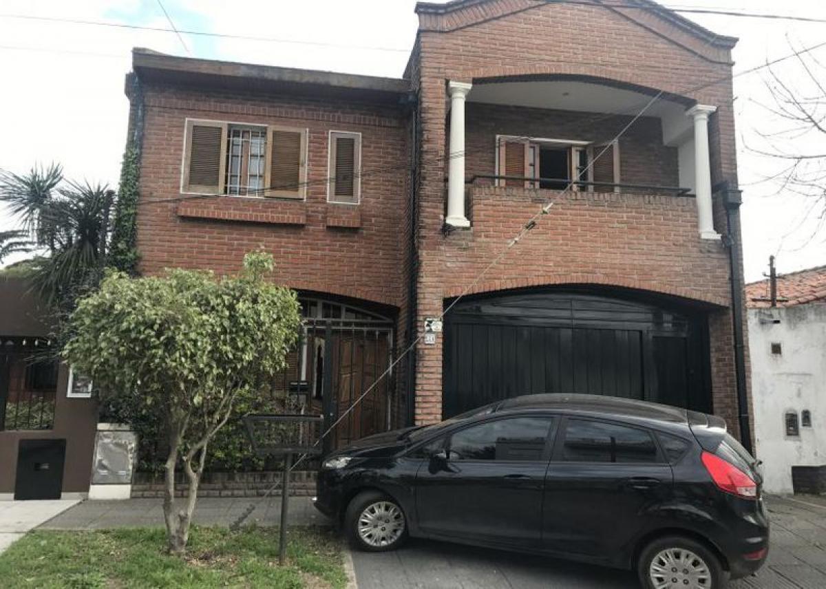 3 bedrooms House in Moron, Argentina No. 53238