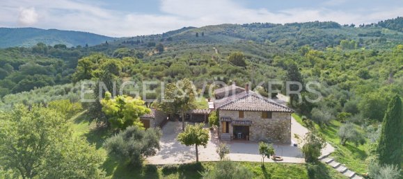 5 bedrooms House in Paciano, Italy No. 64941 3