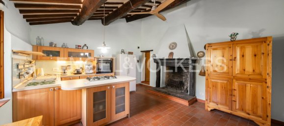 5 bedrooms House in Paciano, Italy No. 64941 5