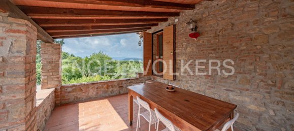 5 bedrooms House in Paciano, Italy No. 64941 24