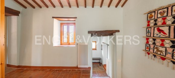 5 bedrooms House in Paciano, Italy No. 64941 18