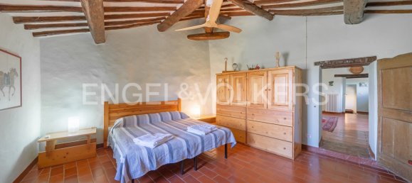 5 bedrooms House in Paciano, Italy No. 64941 10