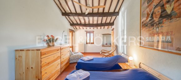 5 bedrooms House in Paciano, Italy No. 64941 13