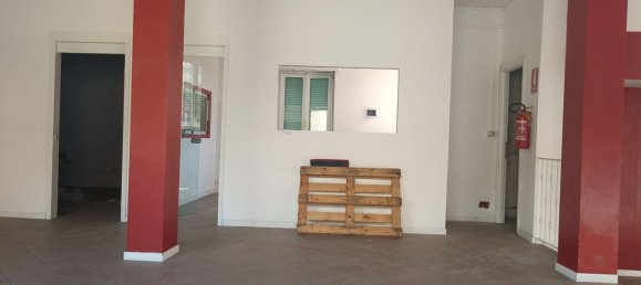 Коммерческая недвижимость 700м² в Риволи, Италия № 375251 18