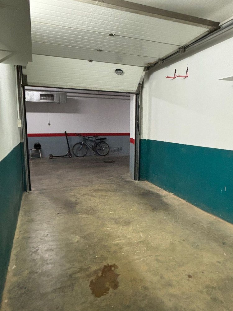  مرآب في Cadiz, Spain 14متر مربع رقم 208465