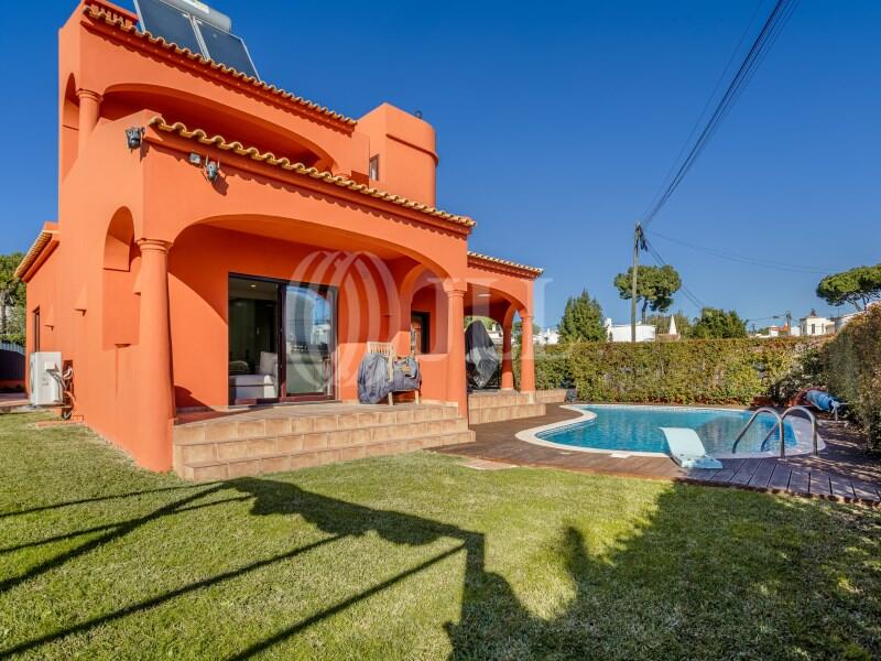 3 bedrooms Villa in Quarteira, Portugal No. 110430