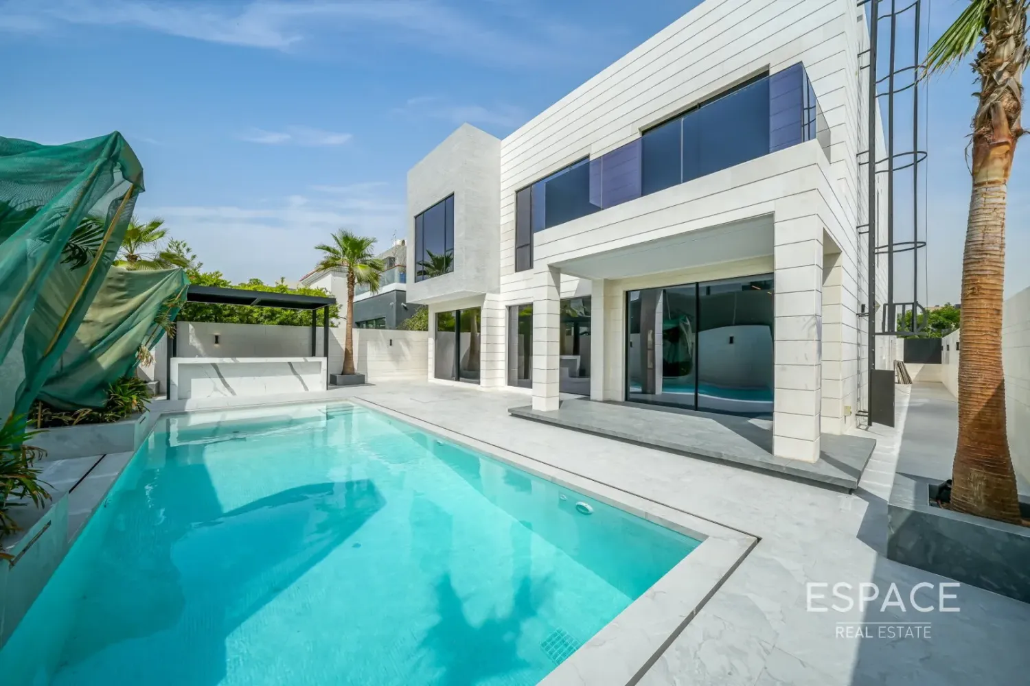 Armazém T5 em Jumeirah Park, UAE N.º 105963