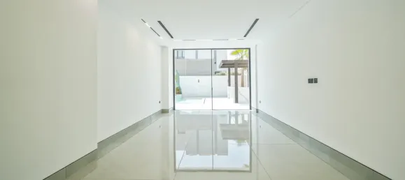 5 bedrooms Warehouse in Jumeirah Park, UAE No. 105963 3