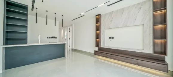 5 bedrooms Warehouse in Jumeirah Park, UAE No. 105963 10