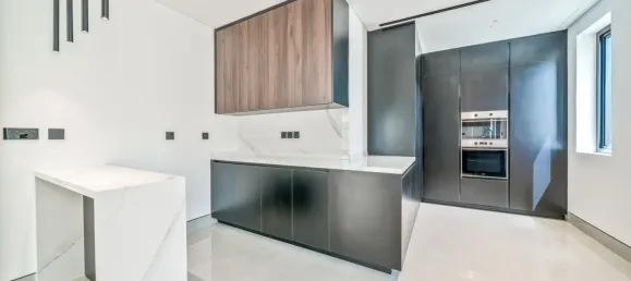 5 bedrooms Warehouse in Jumeirah Park, UAE No. 105963 8