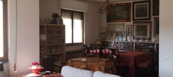 8-salle Appartement à Viareggio, Italy No. 92504 10