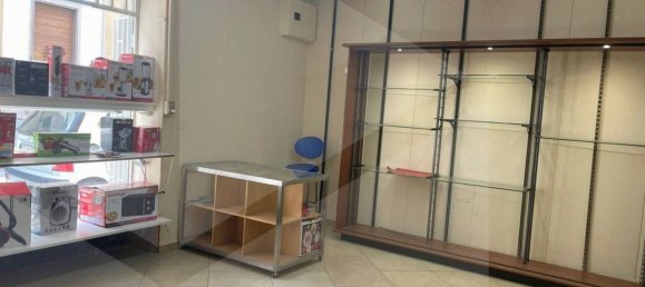 125m² Commercial property in Bari, Italy No. 21996 15