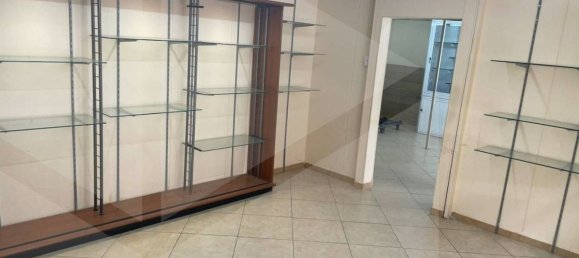 125m² Commercial property in Bari, Italy No. 21996 8
