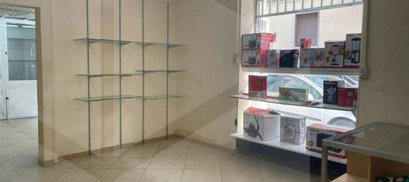 125m² Commercial property in Bari, Italy No. 21996 10