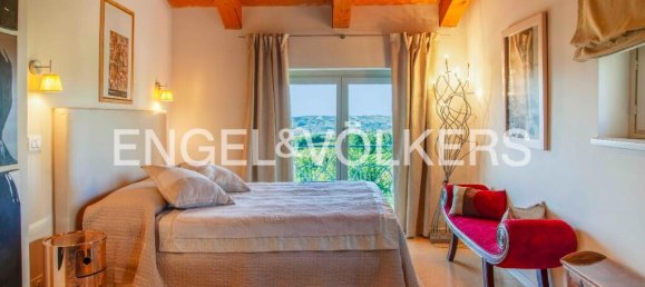 4 bedrooms Villa in La Morra, Italy No. 109128 7