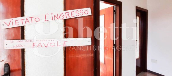 3 bedrooms Villa in Giugliano in Campania, Italy No. 101764 32