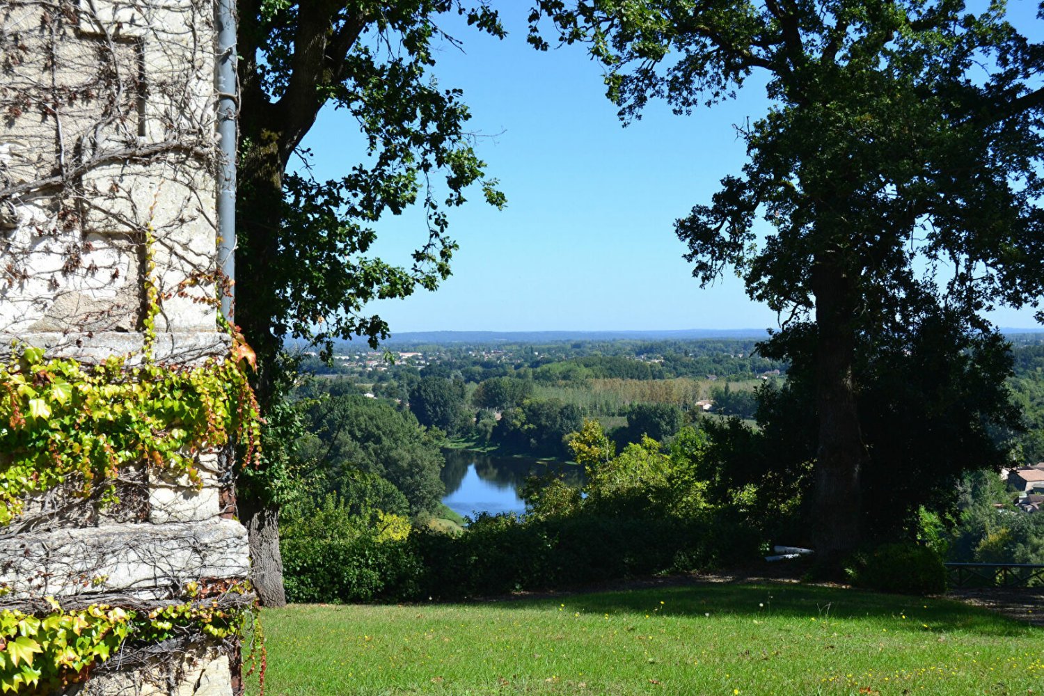  Land in Saint-Emilion, France No. 361931