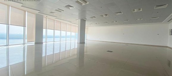 Oficina en Ras Al Khaimah, UAE 185.8 m² No. 94671 2