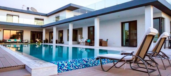7 bedrooms Villa in Nicosia, Cyprus No. 1873 2