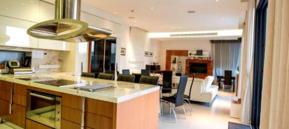 7 bedrooms Villa in Nicosia, Cyprus No. 1873 8