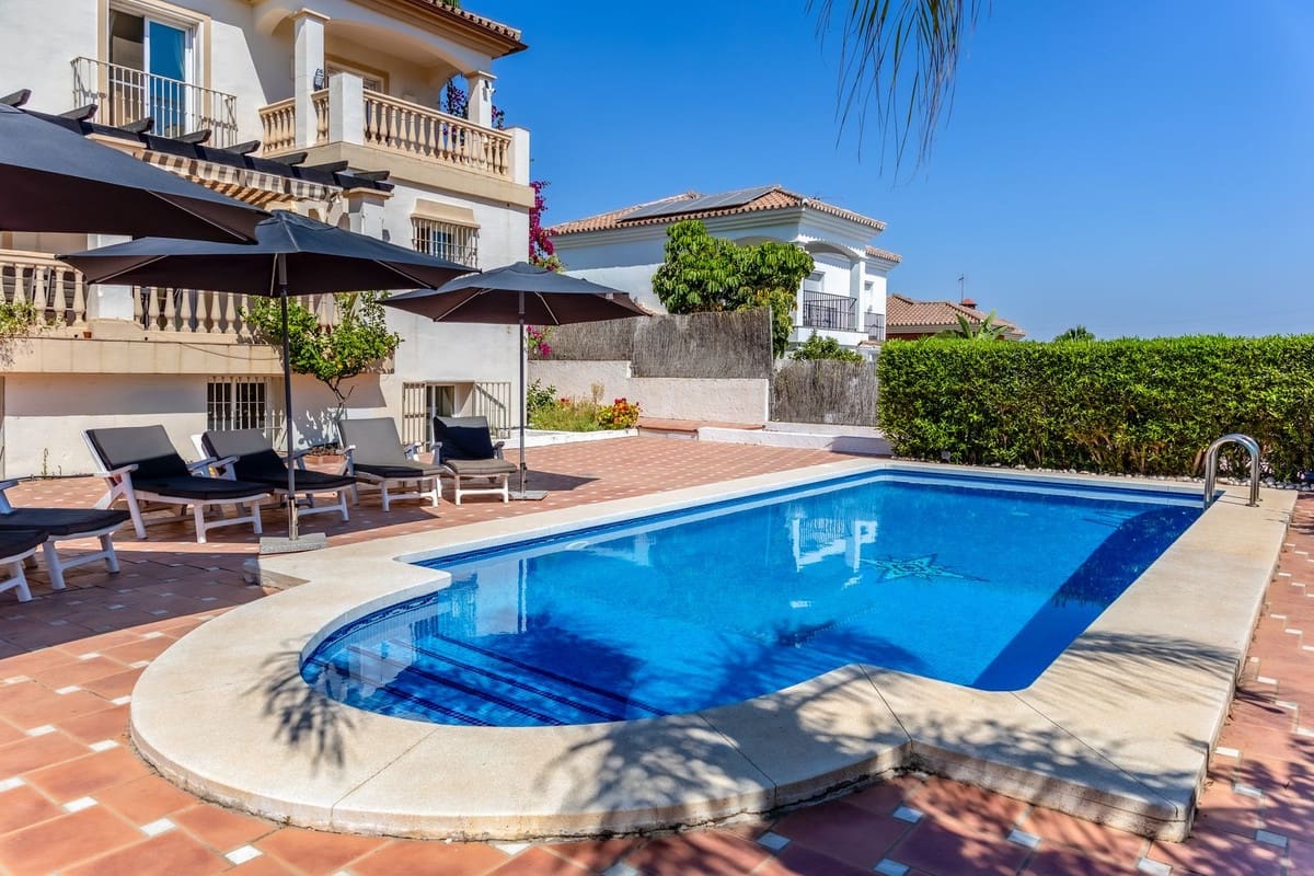 Дом с 4 спальнями в Коин, Испания № 219316