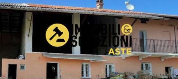 6 rooms House in Bianzè, Italy No. 13352 2