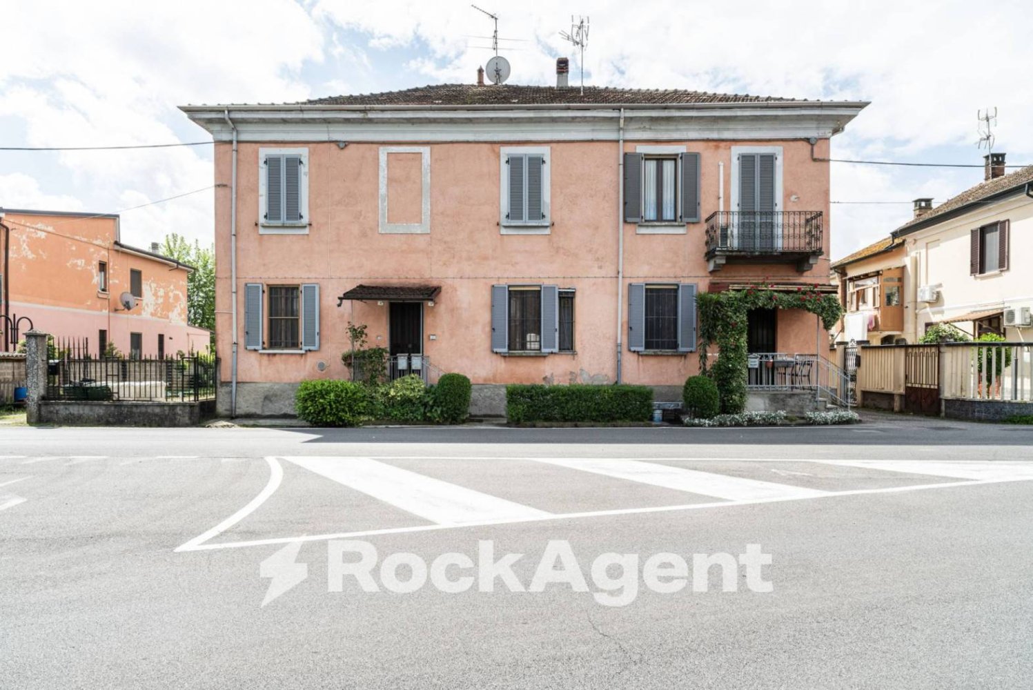 Apartamento de 2 dormitorios en Certosa di Pavia, Italy No. 264850