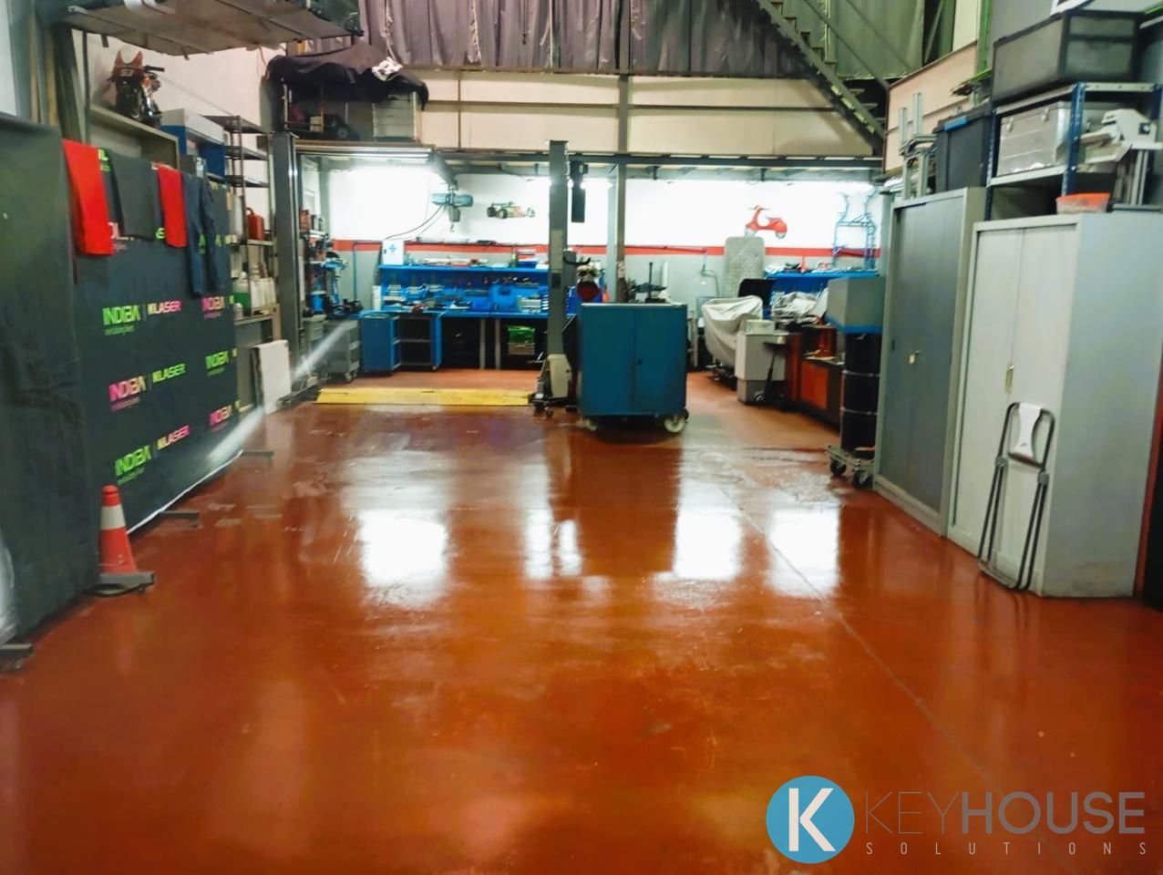 195m² Warehouse in Camarma de Esteruelas, Spain No. 164608