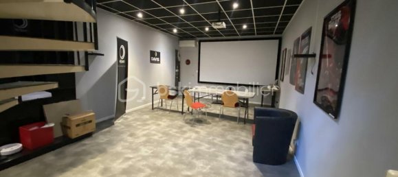 Коммерческая недвижимость 129м² в Пон-де-Шерюи, Франция № 355413 3