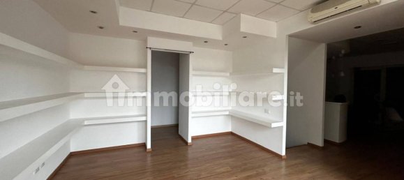 2 rooms Commercial property in Rome, Italy No. 217928 8